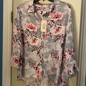 NWT cute Allison Daley top.